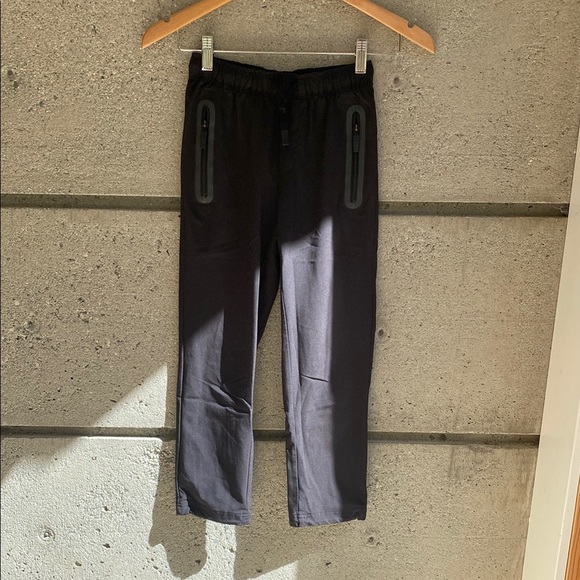 FWD (Sport Check) Pants used for golf only - Picture 2 of 9
